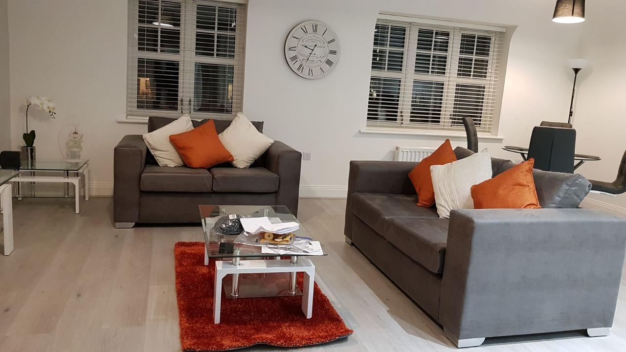 מיידנהד Helios Court Penthouse Serviced Apartment By Ferndale מראה חיצוני תמונה
