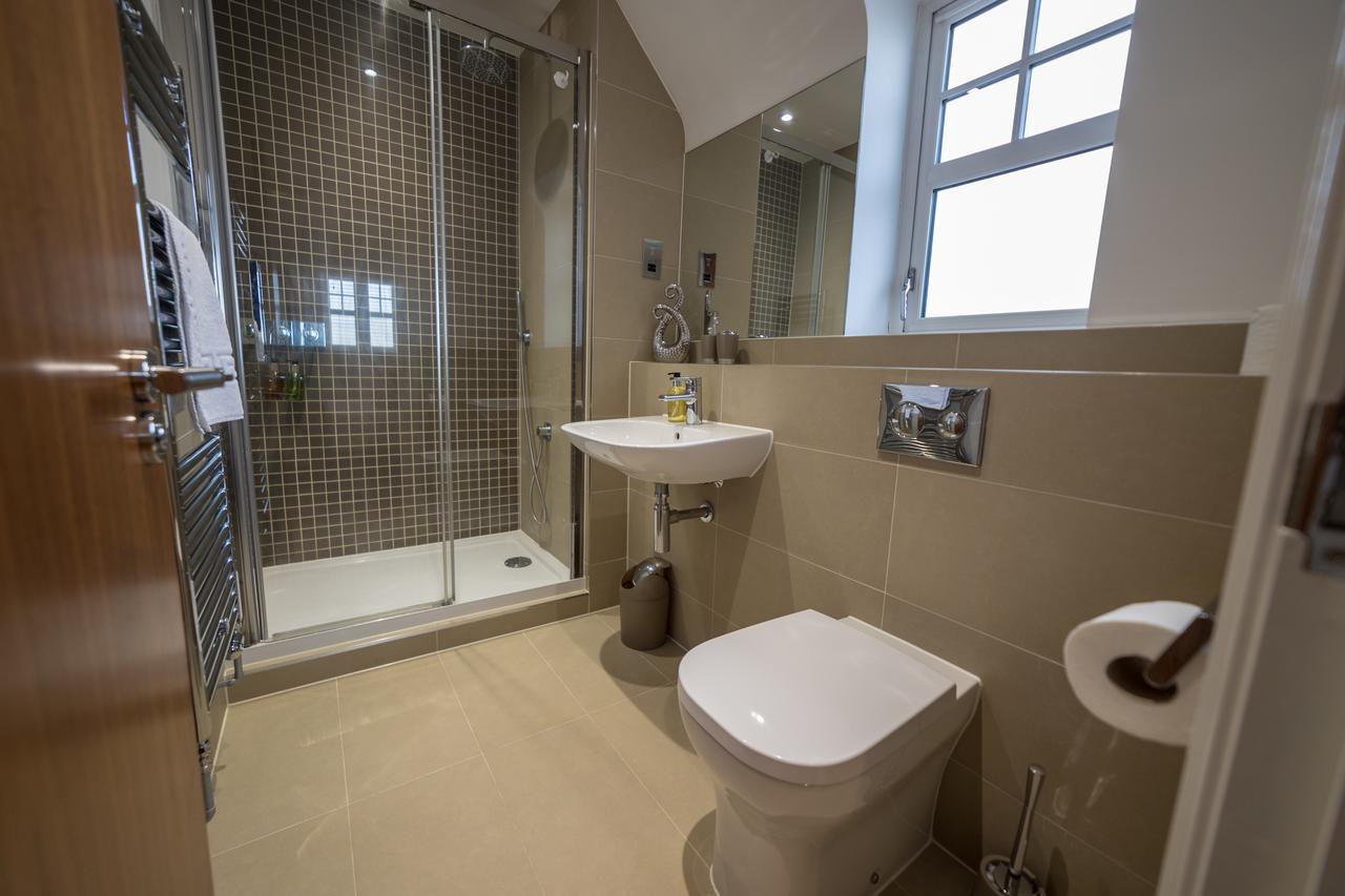 מיידנהד Helios Court Penthouse Serviced Apartment By Ferndale מראה חיצוני תמונה