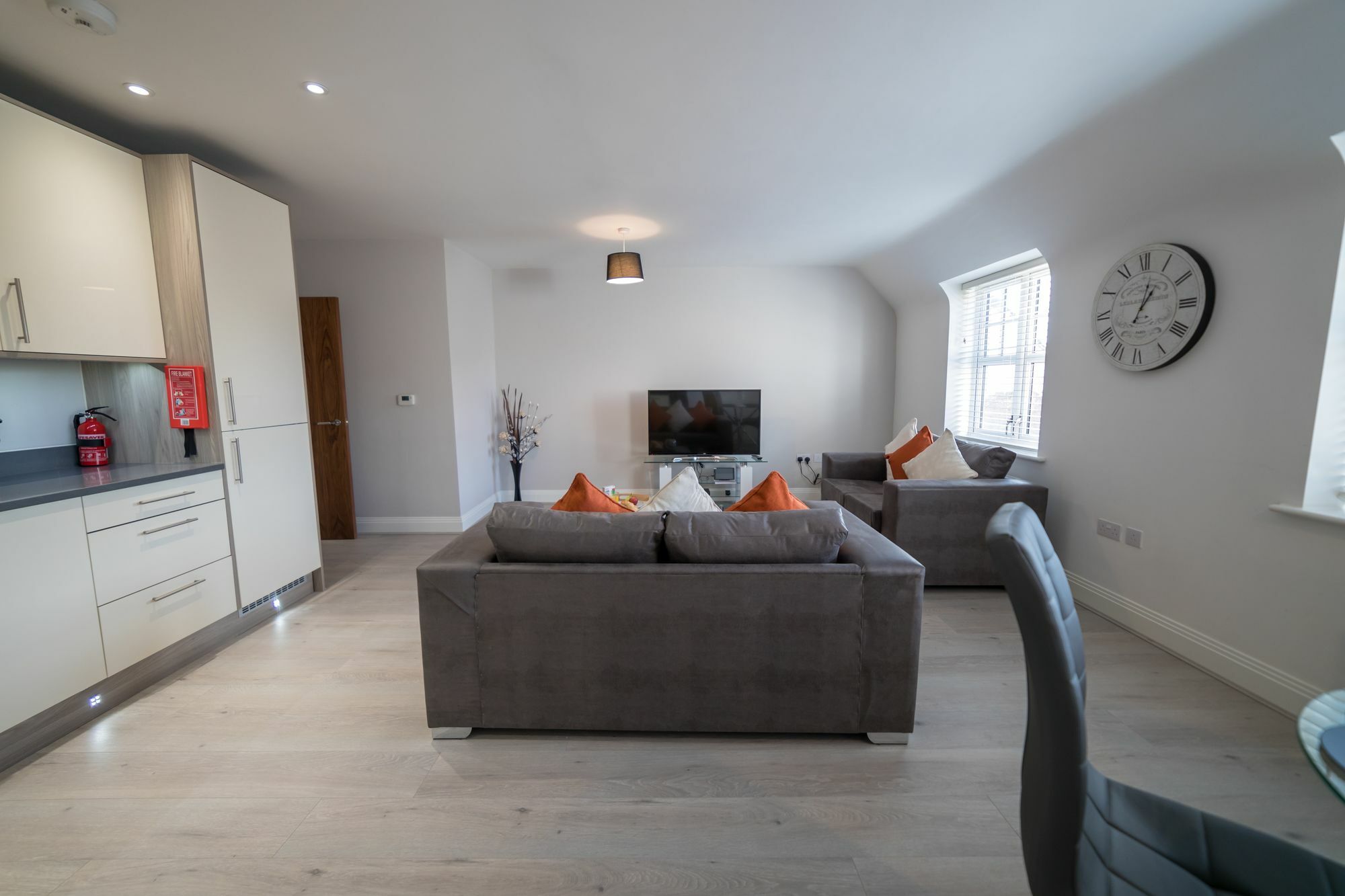 מיידנהד Helios Court Penthouse Serviced Apartment By Ferndale מראה חיצוני תמונה