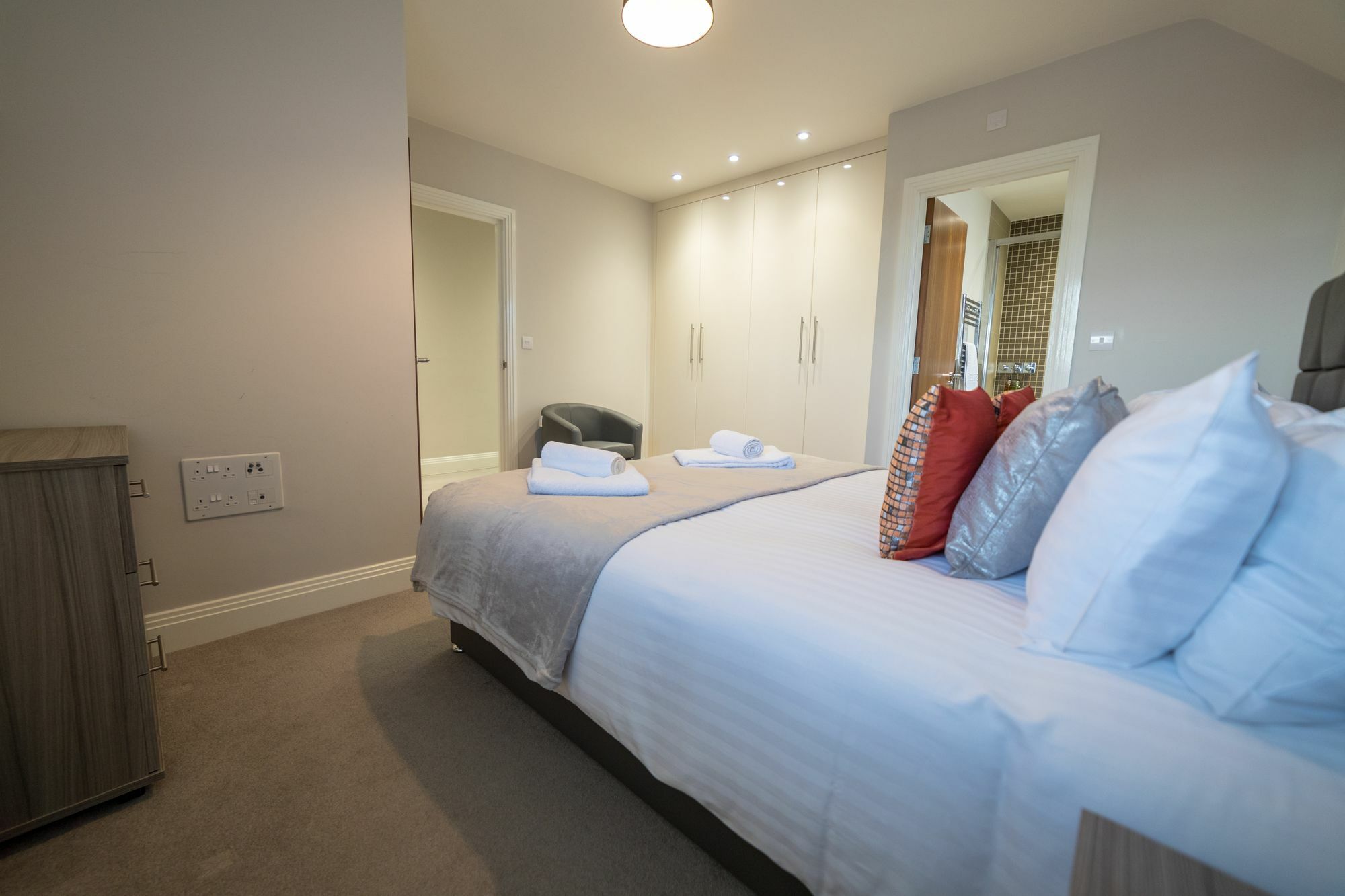 מיידנהד Helios Court Penthouse Serviced Apartment By Ferndale מראה חיצוני תמונה